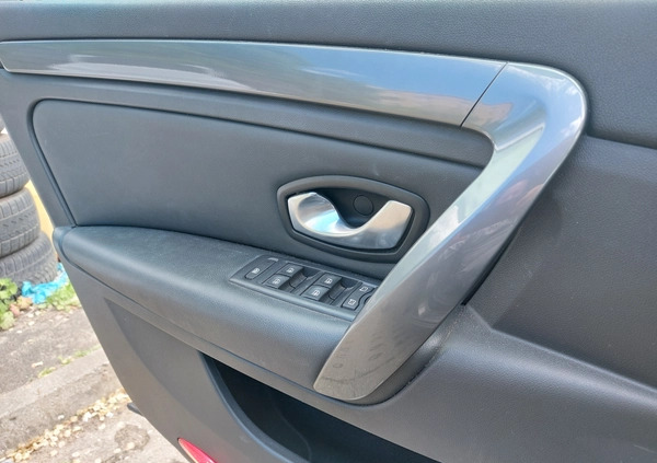 Renault Laguna cena 11499 przebieg: 260000, rok produkcji 2009 z Elbląg małe 106
